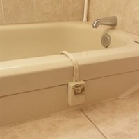 Bath level detector