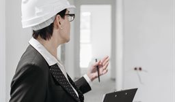 Woman wearing a hard hat