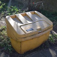 Salt bin
