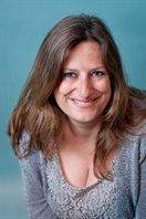 EllyGriffiths 1MB (c) Sara Reeve (2)