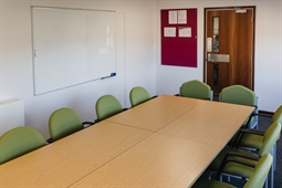 Hitchin-library-meeting-room