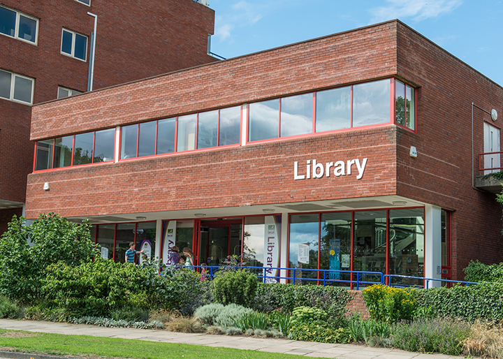 Welwyn Garden City Central Library Hertfordshire County Council