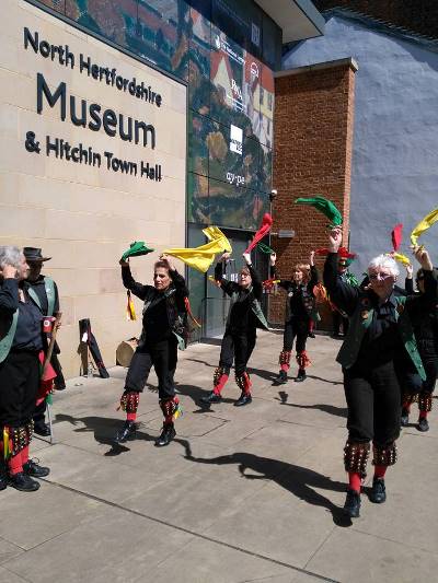NH Trad Herts morris dancing 600 x 400