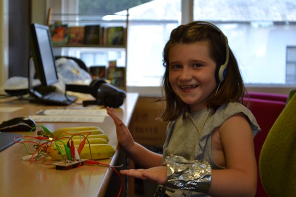 Young girl using creator space
